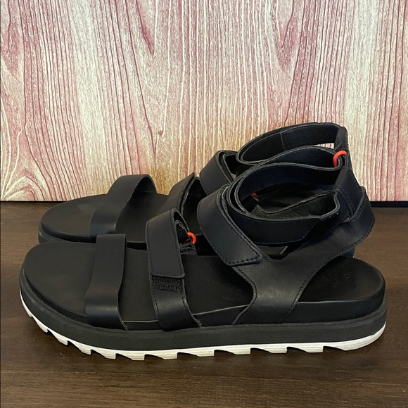 Sorel Women’s Roaming Multi-Strap Leather Sandals - Picture 2 of 9